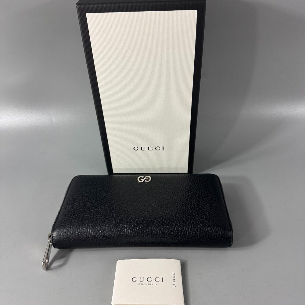 Authentic GUCCI GG Black Leather Round Zip Wallet